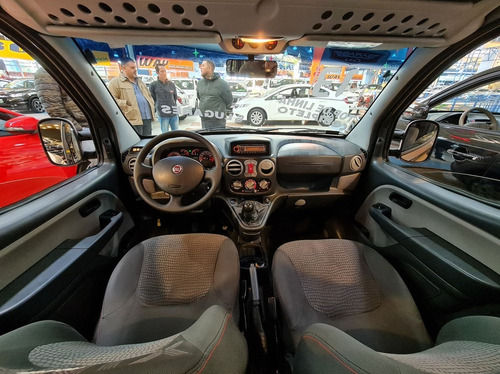 Imagem 9 de 19 de Fiat Doblo 1.8 Mpi Adventure Xingu 8v 2013