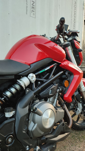Imagen 7 de 25 de Benelli Tnt 300