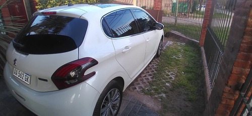 Imagen 6 de 16 de Peugeot 208 2016 1.6 Feline Pack Cuir