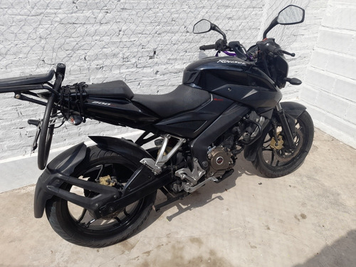 Imagen 2 de 23 de Rouser Ns 200 Modelo 2015 Bajaj