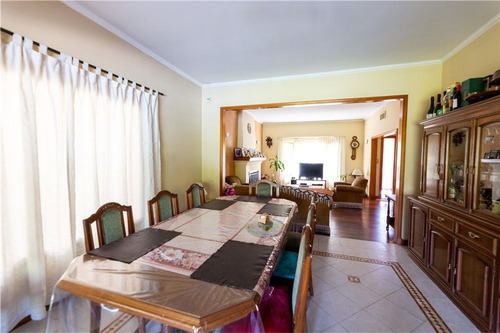 Alquiler Casa 6 Amb. Barrio Barrancas De San Jose