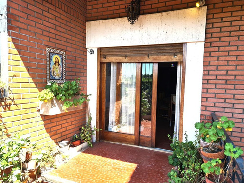 Chalet Estilo Español 5 Amb. En Piñeyro-avellaneda
