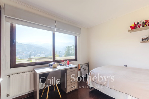 Casa En Venta De 3 Dorm. En Lo Barnechea