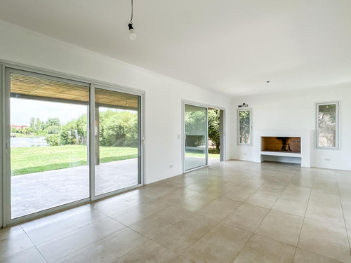 Imagen 5 de 26 de Venta Casa A La Laguna - Barrio San Francisco Villa Nueva Tigre