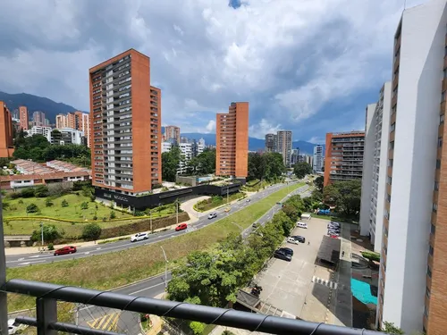 Apartamento En Venta En Los Balsos. Cod V11997