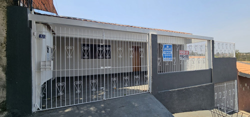 Casa De 2 Quartos Com Edícula