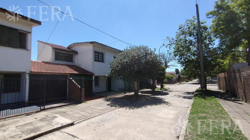 Venta Casa De 4 Ambientes Con Cochera En Quilmes