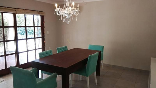 Imagen 14 de 27 de Comoda Casa Quinta De 4 Dormitorios Y 13.000 M2 De Parque Arbolado