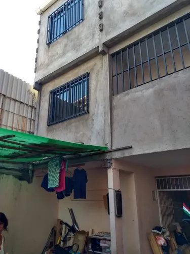 Edificio De 3 Pisos Barrio Colon