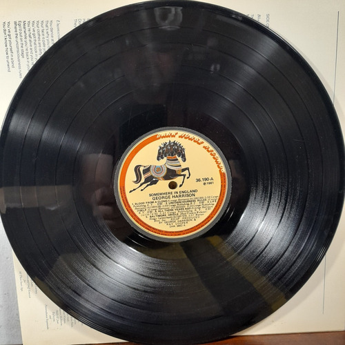 Imagem 5 de 8 de Vinil Lp George Herrison Somewhere In England Encarte, Ótimo
