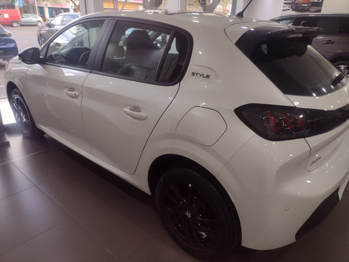 Imagen 3 de 13 de Peugeot 208 Style 1.6 Automático