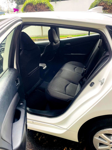 Toyota Prius 1.8 CVT