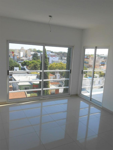 Imagen 4 de 20 de Departamento De 2 Amb. Con Balcon A Estrenar