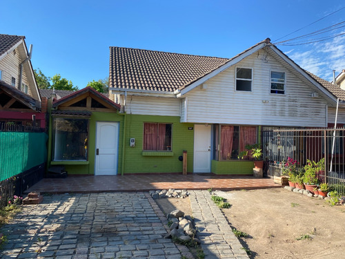 Casa De 2 Pisos, Villa Santa María De Maipú.