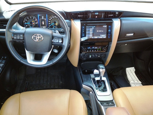 Imagen 11 de 17 de Toyota Fortuner Dubai Vx.r+