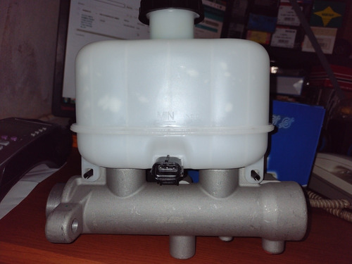 Imagen 2 de 5 de Bomba Freno Ford Super Dutty F 250 F 350 Tritón 05-09