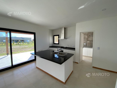 Imagen 20 de 25 de Casa En Venta En El Canton - Maroto Propiedades