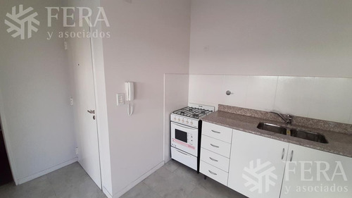Imagen 5 de 23 de Venta De Departamento De 2 Ambientes Con Patio En Wilde (28030)