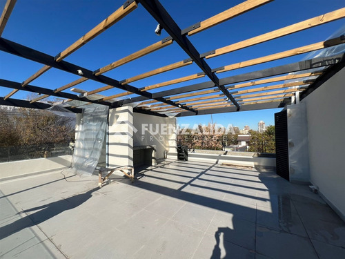 Venta Casa De 3 Dorm. En Las Condes, 18.800 Uf Sin Ggcc