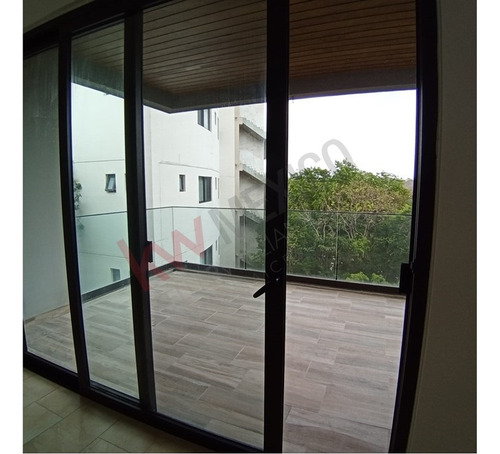 Departamento En Venta En Segundo Piso En Playa Del Carmen Con Excelentes Amenidades