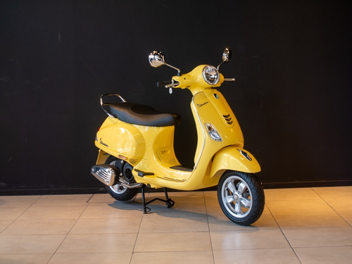 Imagen 1 de 15 de Vespa Vxl 150 Amarilla 0km Reserva Hoy Toma Usados
