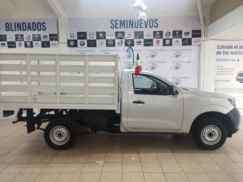 Imagen 3 de 12 de Nissan Np300 2019 2.5 Estacas Dh Aa Mt