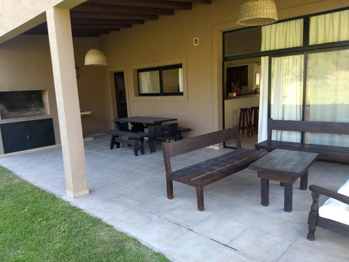 Imagen 9 de 19 de Casa A La Venta En Costa Esmeralda Área Residencial