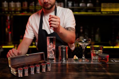 Set De 6 Vasos De Chupito Con Estuche De Madera