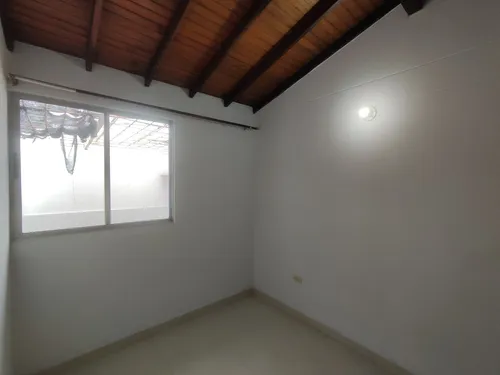 Casa En Arriendo En Prados Del Este. Cod A30680