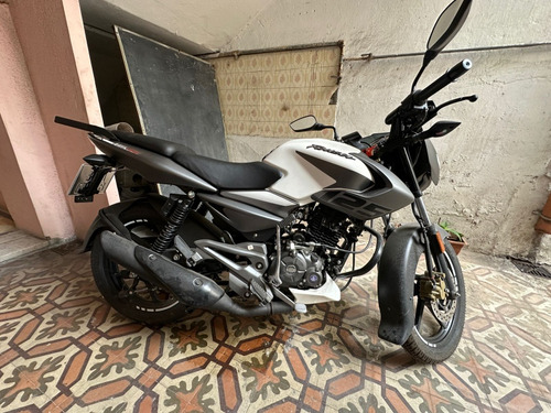 Bajaj Rouser Ns125