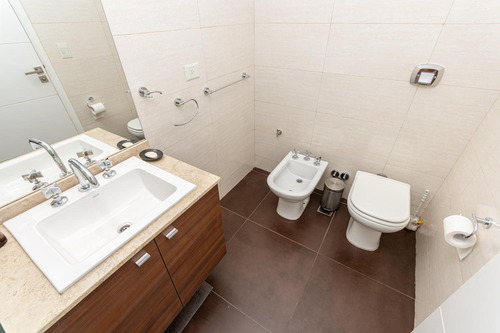 Amplio Departamento En Venta Sobre Av. Libertador - Punta Chica