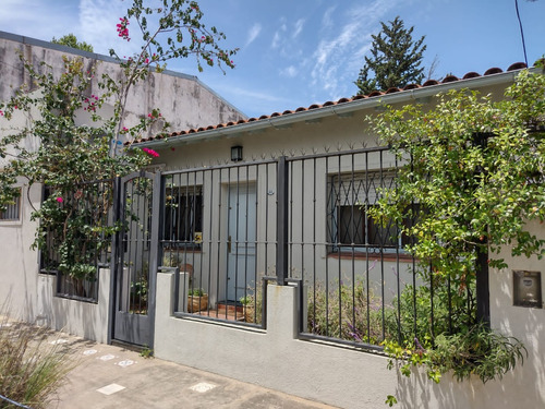 Casa A La Venta Haedo Totalmente Reciclada Como Nueva!