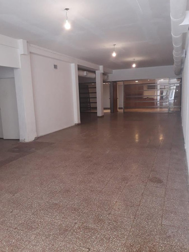 Local A La Venta Bº San Martin  - Excelente Planta Libre Mas Oficinas - Acceso Carga Y Descarga