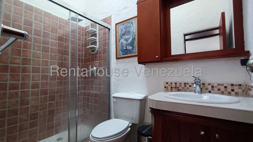 Hermosa Casa Con Excelentes Acabados, Ubicada En Una De Las Mejores, Zonas Del Trigal Norte, Cocina Equipada, Aires Acondicionados Y De Doble Nivel, Jardín Interno Con Jacuzzi, Balcón En La Habitación