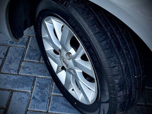 Nissan Versa Versa 1.6 16V FLEXSTART SV 4P MANUAL