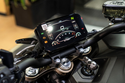 Cf Moto 800 Nk (no Mt07 ,mt09 Z900, Triumph Street Triple)