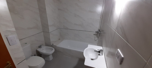 Imagen 12 de 12 de Semipiso 3 Amb A Estrenar Con Dormitorio En Suite Y Balcón