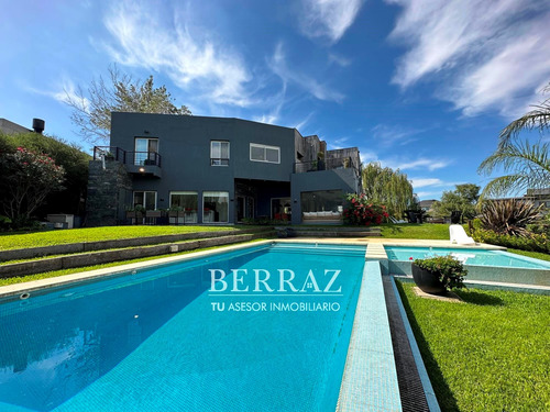 Casa En Venta En Barrio Cabos Del Lago Nordelta Tigre Lote De 1200 M2
