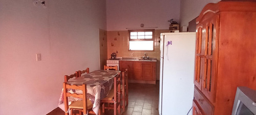 Imagen 3 de 11 de Santa Teresita Tipo Casa, 1 Dormitorio Mas Altillo, Baño, Cocina Comedor, Patio, Cochera Al Frente Gas Por Garrafa