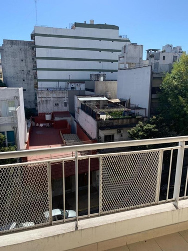 2 Amb Amplios Con Cochera Edificio Con Parrilla Y Pileta
