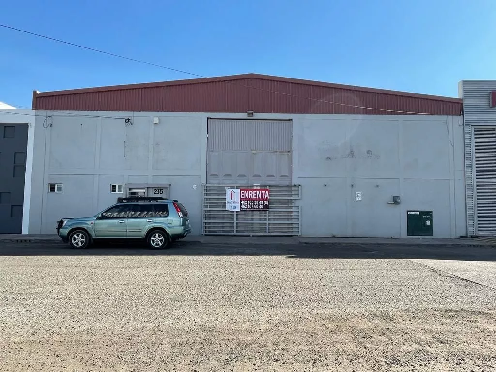 Rento Bodega, Industria Ligera Cerca Blvd. Solidar