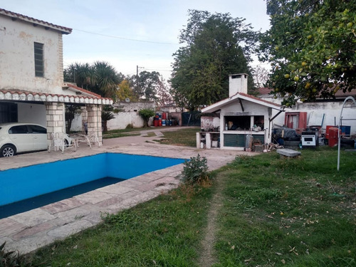 Hermoso Chalet En Venta (735m2) A 8min. Del Centro