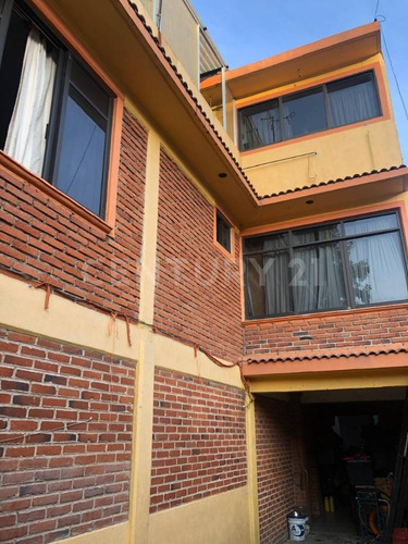 Casa En Venta En Cuajimalpa Centro Con Locales En Pb Y 2 Departamentos Autónomos