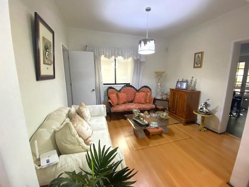 Casa En Venta De 4 Dorm. En Ñuñoa