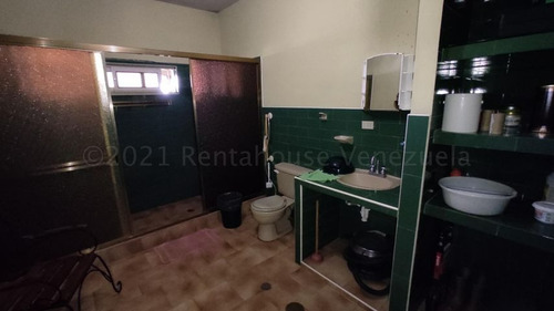 Hermosa Parcela En Venta, Con 2.7 Hectareas De Terreno, Que Cuenta Con Amplia Casa De Dos Pisos Que Cuenta Con 5 Cuartos, 2 Banos, Sala, Comedor Y Cocina, Amplios Corredores Techados