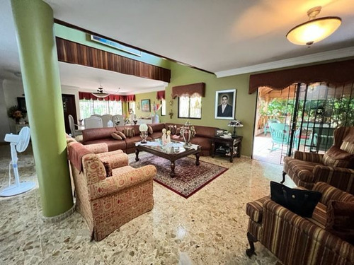 Casa En Venta En La Castellana De 3 Habitaciones