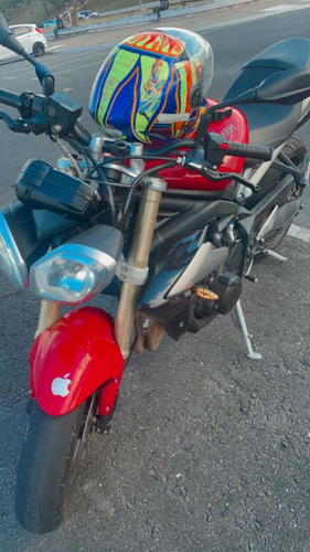 Imagem 2 de 4 de Triumph Street Triple 675