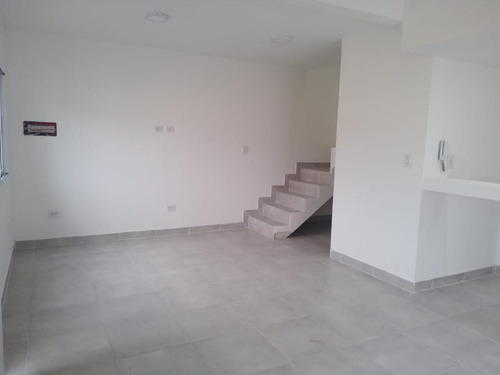 Imagen 11 de 16 de Dúplex De 3 Ambientes Con Patio Y Cochera En Ituzaingó Norte