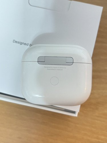 Apple AirPods 3ra Generación Con Caja De Carga Blanco (Usado)