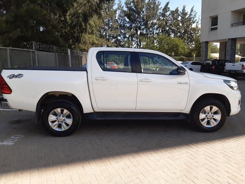 Toyota Hilux 2.8 Cd Sr 177cv 4x4 2019